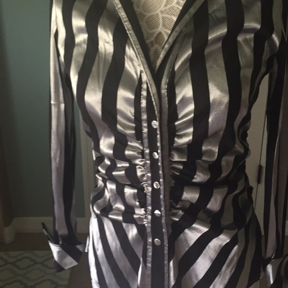 Stunning Joseph ribkoff black and silver top - Picture 2 of 8